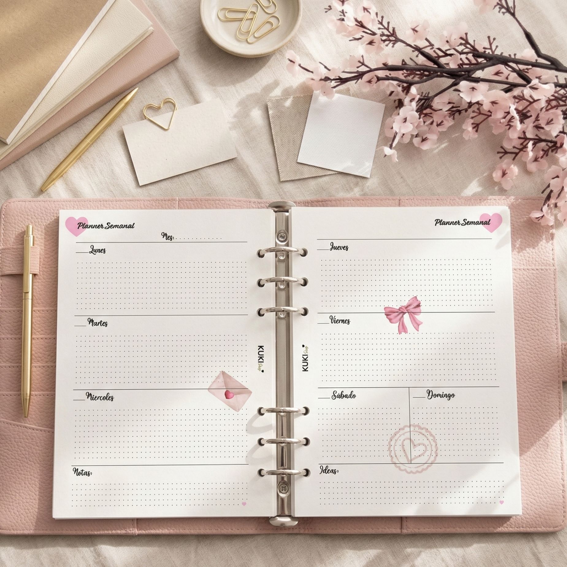 Recambios en planner rosa de corazones